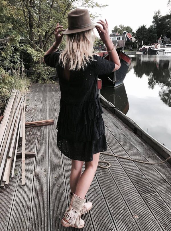 11229984_686470141545186_2789081851133521821_o_smaller Iberia Fringe Skin