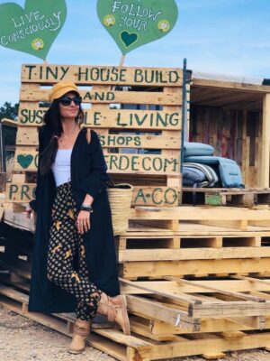 58842376_2380564135316486_5627389335176216576_o_abc Saloon Vintage Beige