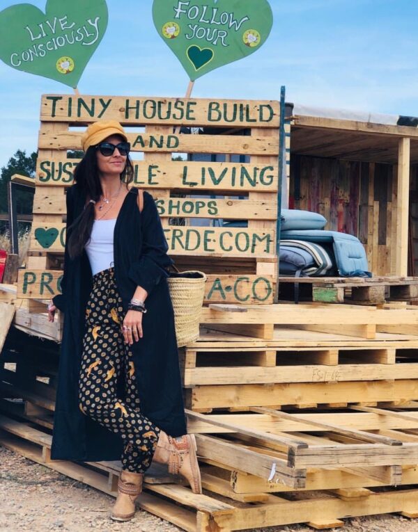 58842376_2380564135316486_5627389335176216576_o_abc Saloon Vintage Beige