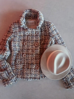 carlala_chanel_short_camel_-_met_hoed Carlala Jacket Camel - Short