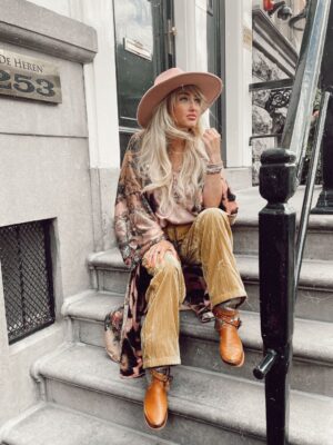 fransisca_hoed_en_velours_broek_en_cognac_boots_1_1 Blues Sand