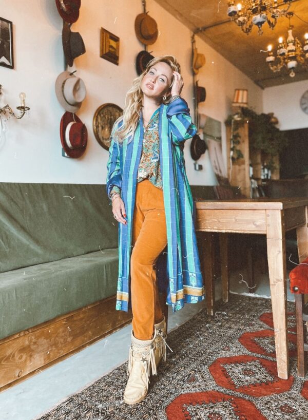 fransisca_met_kimono_cognac_pant_en_print_bloesje_1 Old 1977