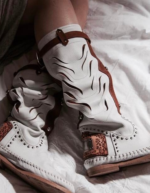 i18_bed_smaller I18 Mozzarella Cognac