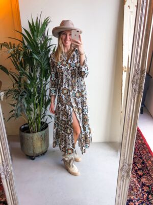 img-20220425-wa0009 Country Feather - Sand