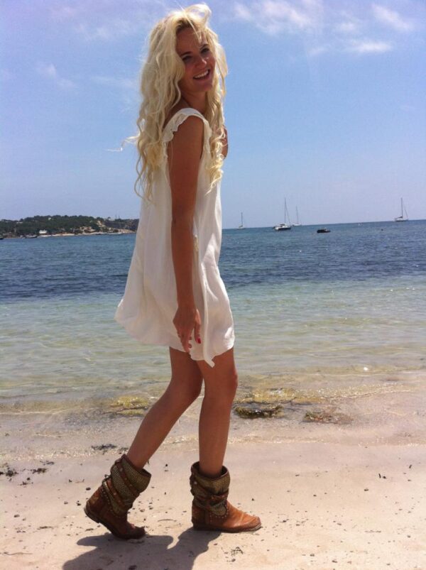 karma_of_charme_blond_girl_tricot2_cognac_beach2 Tricot2 Vintage Cognac