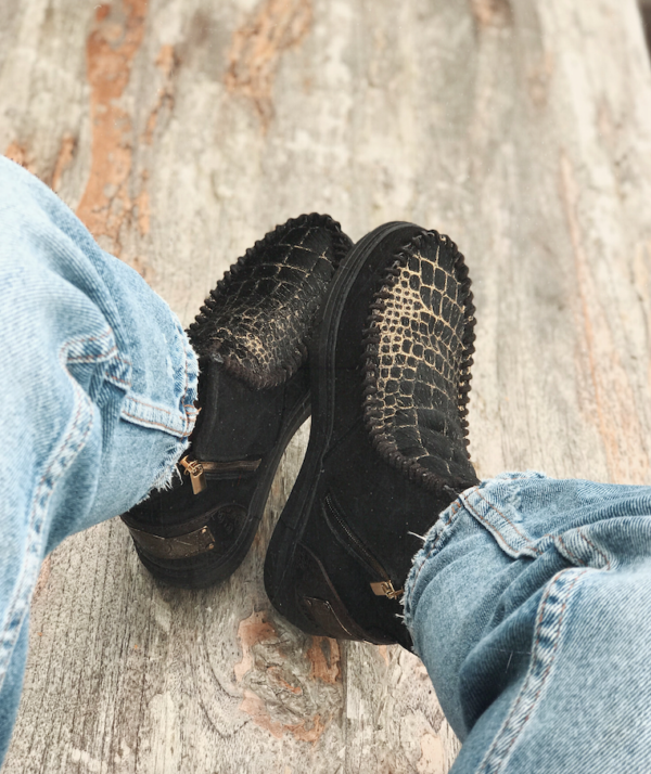 karmaofcharme_ymizcavnero1.jpg_1 Ymiz Zipper Cav Nero