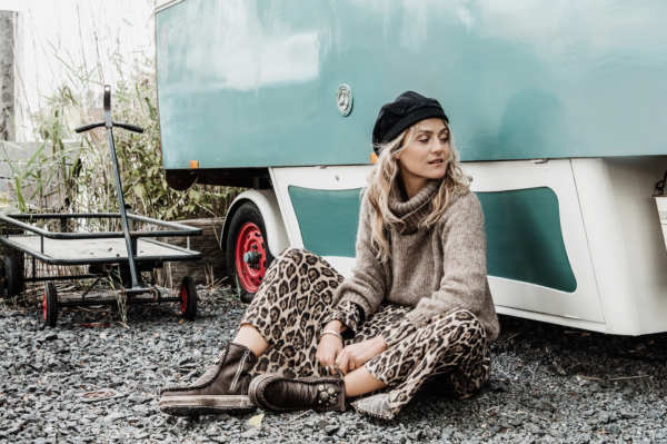 karmaofcharme_ymizfantasy.jpg_1 Ymiz Zipper Fantasy