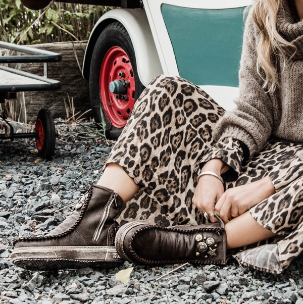 karmaofcharme_ymizfantasy1.jpg_1 Ymiz Zipper Fantasy