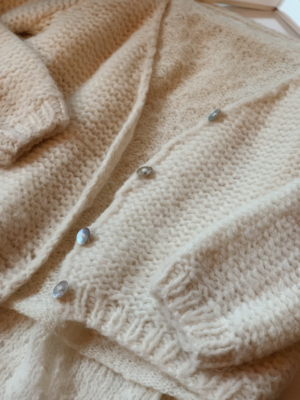 micheleandhoven_chandalloop_knitting2.jpg CHANTAL