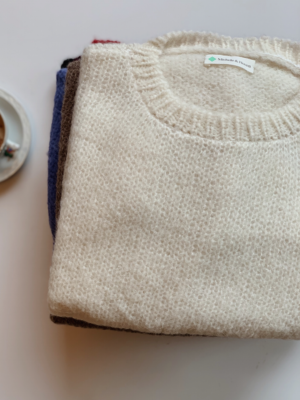 micheleandhoven_roundsweater_white.jpg_1 NIKOLE