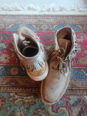 photo-2024-04-02-12-28-18 Uluru Art Sneaker Sand