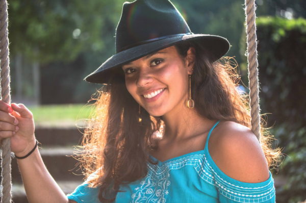 schermafbeelding_2017-10-03_om_16.39.02 MOONSTONE - Carlala Jewelry